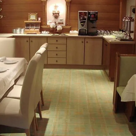 Hotel Garni Alpenschloessl 3*