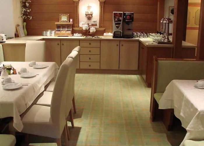 Hotel Alpenschlössl Garni 3*